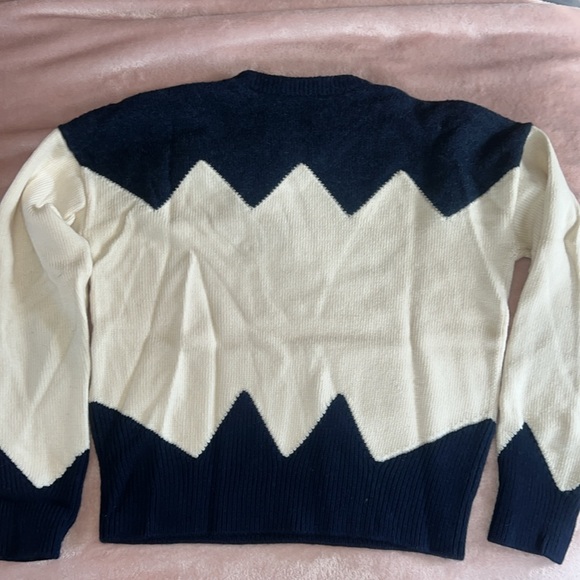 NWT Tory Burch Sweater. Size XL - Picture 3 of 3